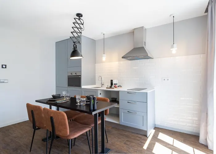 بيت ضيافة Anjos Balconies 4*