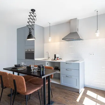 Πανσιόν Anjos Balconies 4*