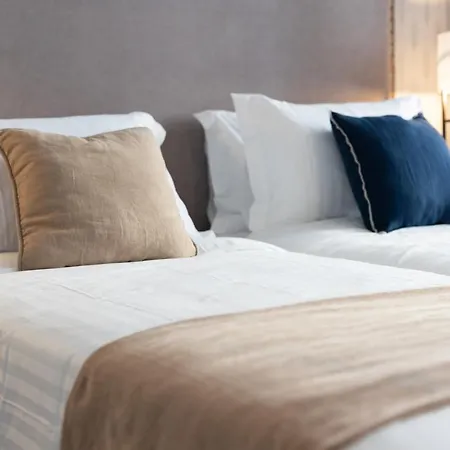 Anjos Balconies 게스트하우스 4*