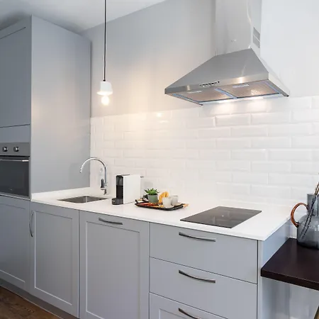 Anjos Balconies 게스트하우스 4*